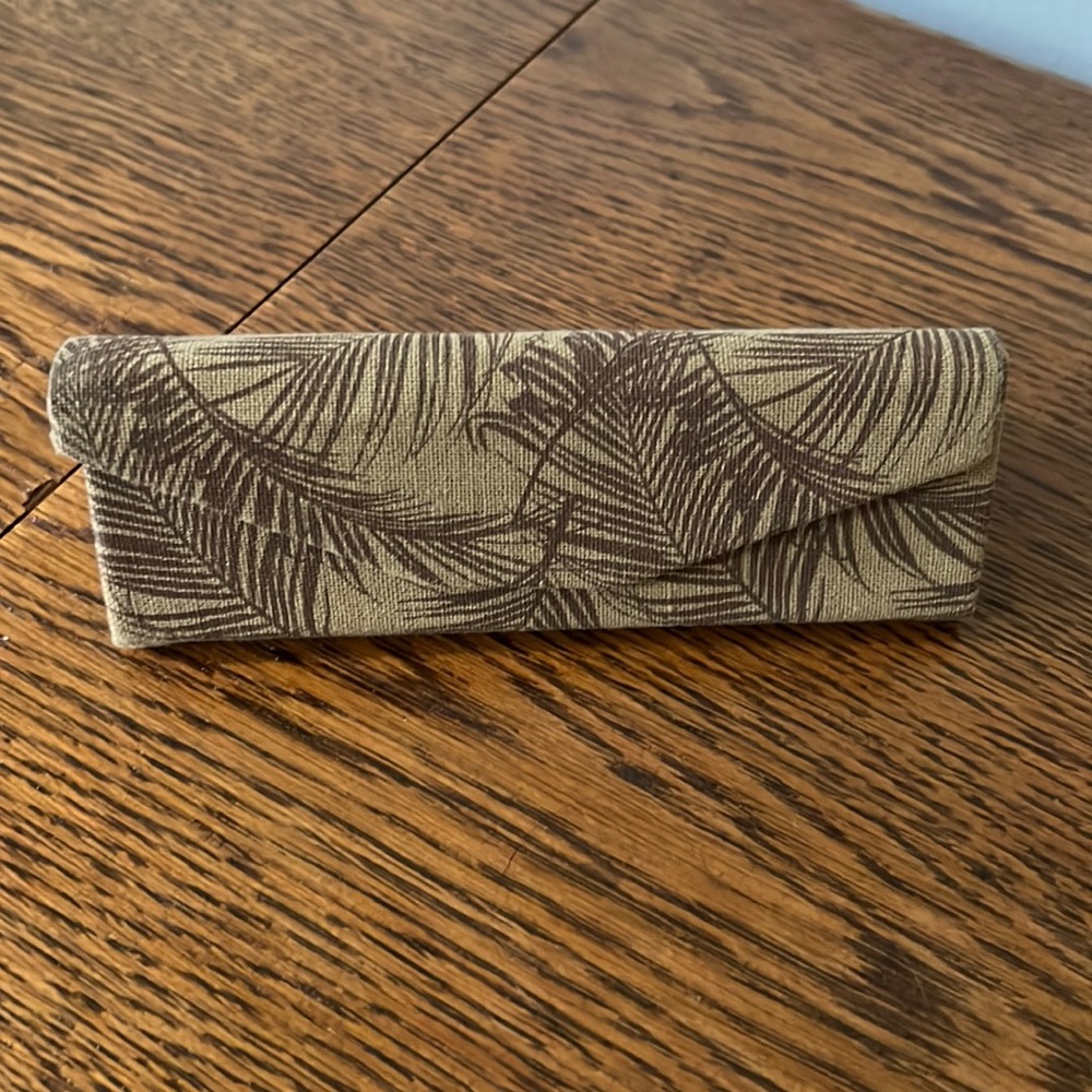 Maui Jim Fold Flat case